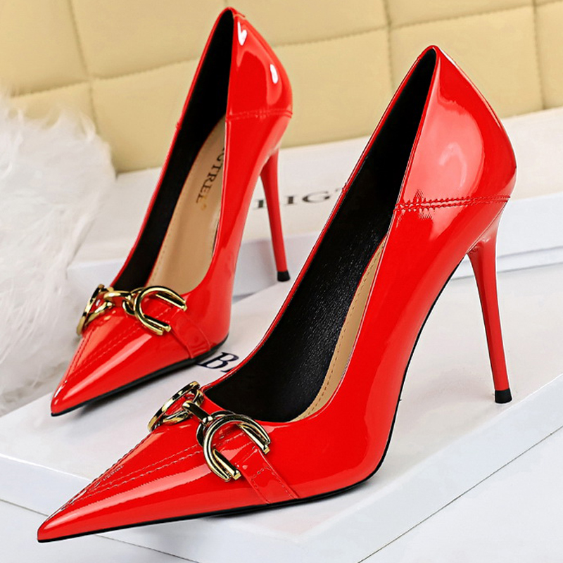 Luxury Women Pumps Metal belt  – Leather Classic Strap Bewertung und Preis